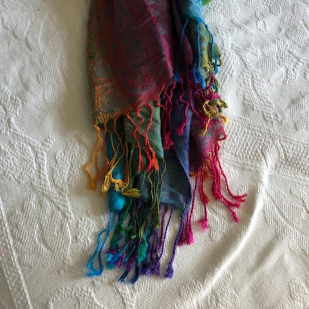 Multi-colored soft scarf - Picture 2 of 4